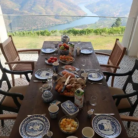 At The Winemaker Bed & Breakfast Ervedosa do Douro